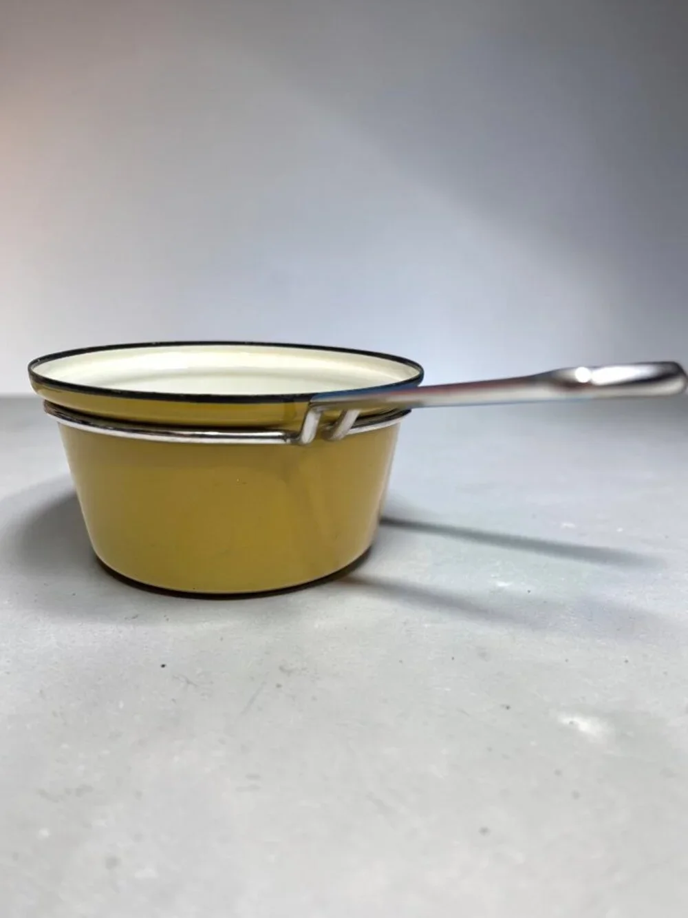 Vintage olive green  Enamel Saucepan With Metal Handle - Retro Kitchen Cookware